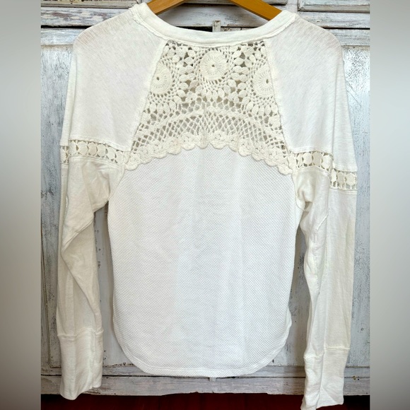 Free People We the Free, Long Sleeve, White Thermal Lace top, NWOT, Small - Picture 4 of 6